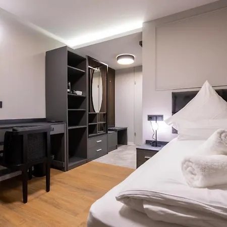 Metropol Garni 3* Tübingen