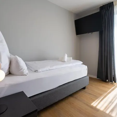 Metropol Hotel Tybinga