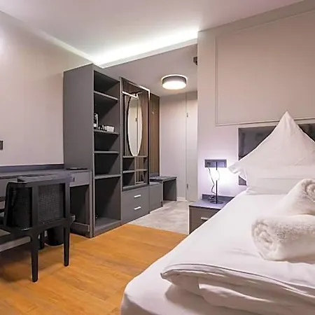 Metropol 3*
